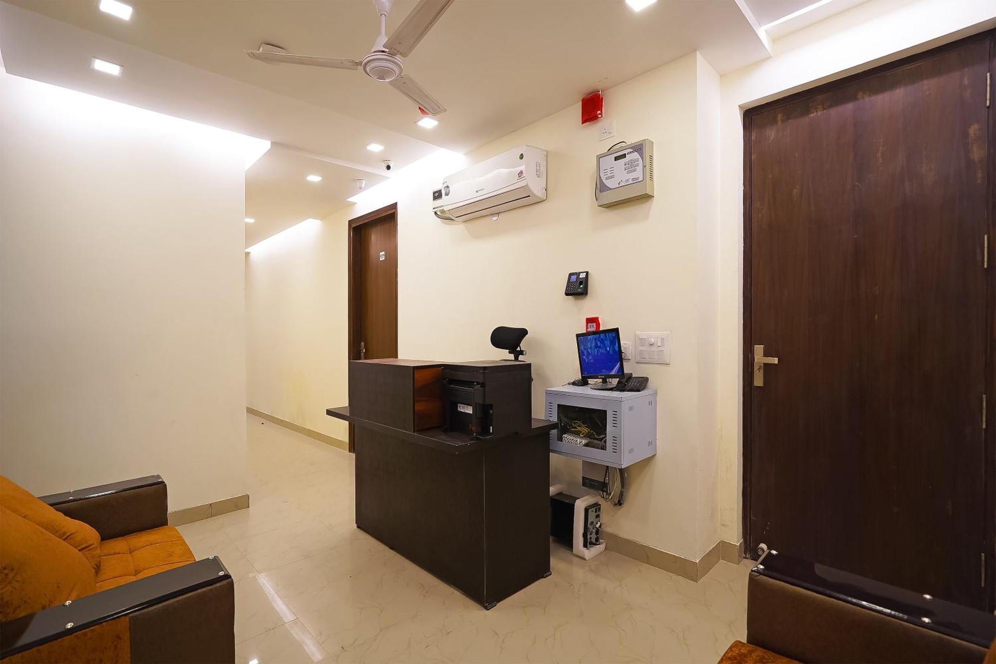 Hotel O Olive Saffron Delhi  Eksteriør bilde